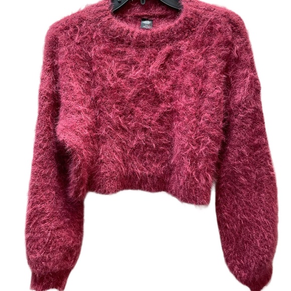 ❤️ URBAN OUTFITTERS BURGUNDY FUZZY CROPPED SWEATER SIZE SMALL - Picture 1 of 5